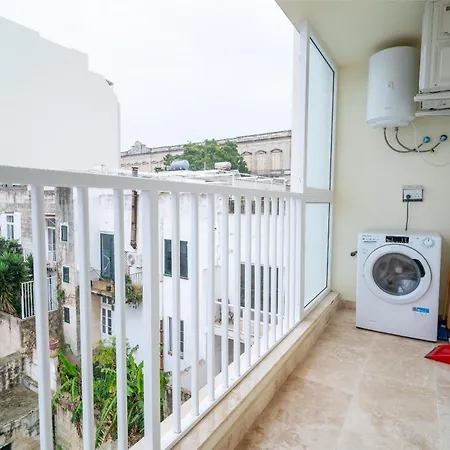 Only In Vibrant St'julians With Wifi & Ac By 360 Estates *